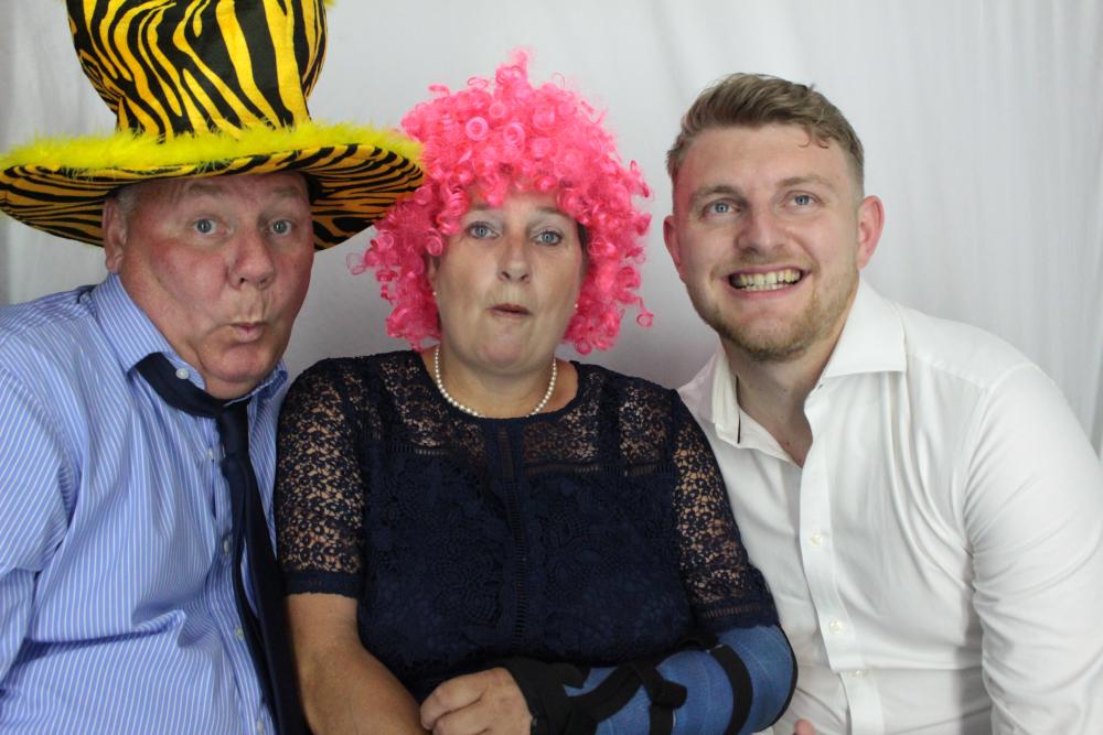 Laura & Oliver | View more photos from the event at gallery.myphotoboothexperience.co.uk/u/MyPhotoBoothExperienceLtd/Laura-Oliver